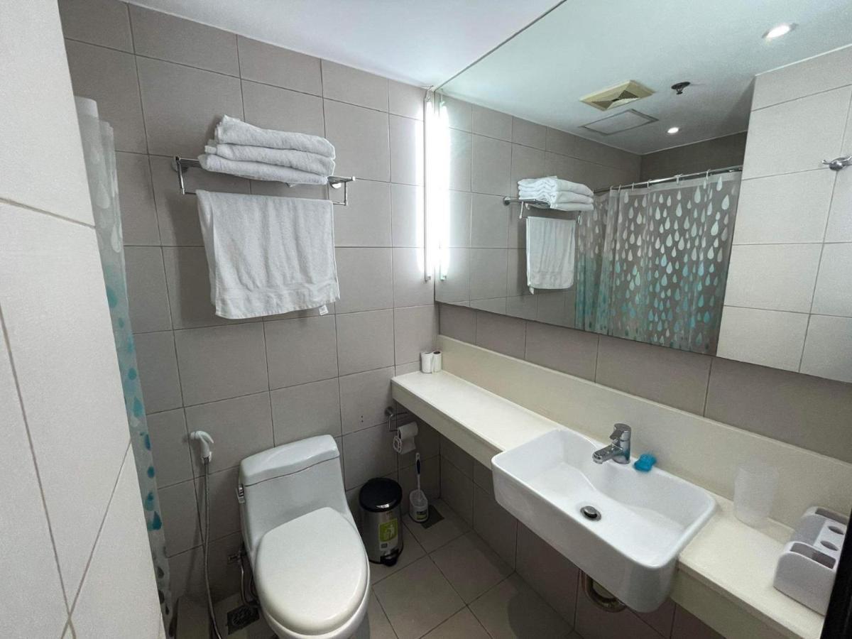 2 Bedroom Portovita Tower 12-A Manila Eksteriør billede